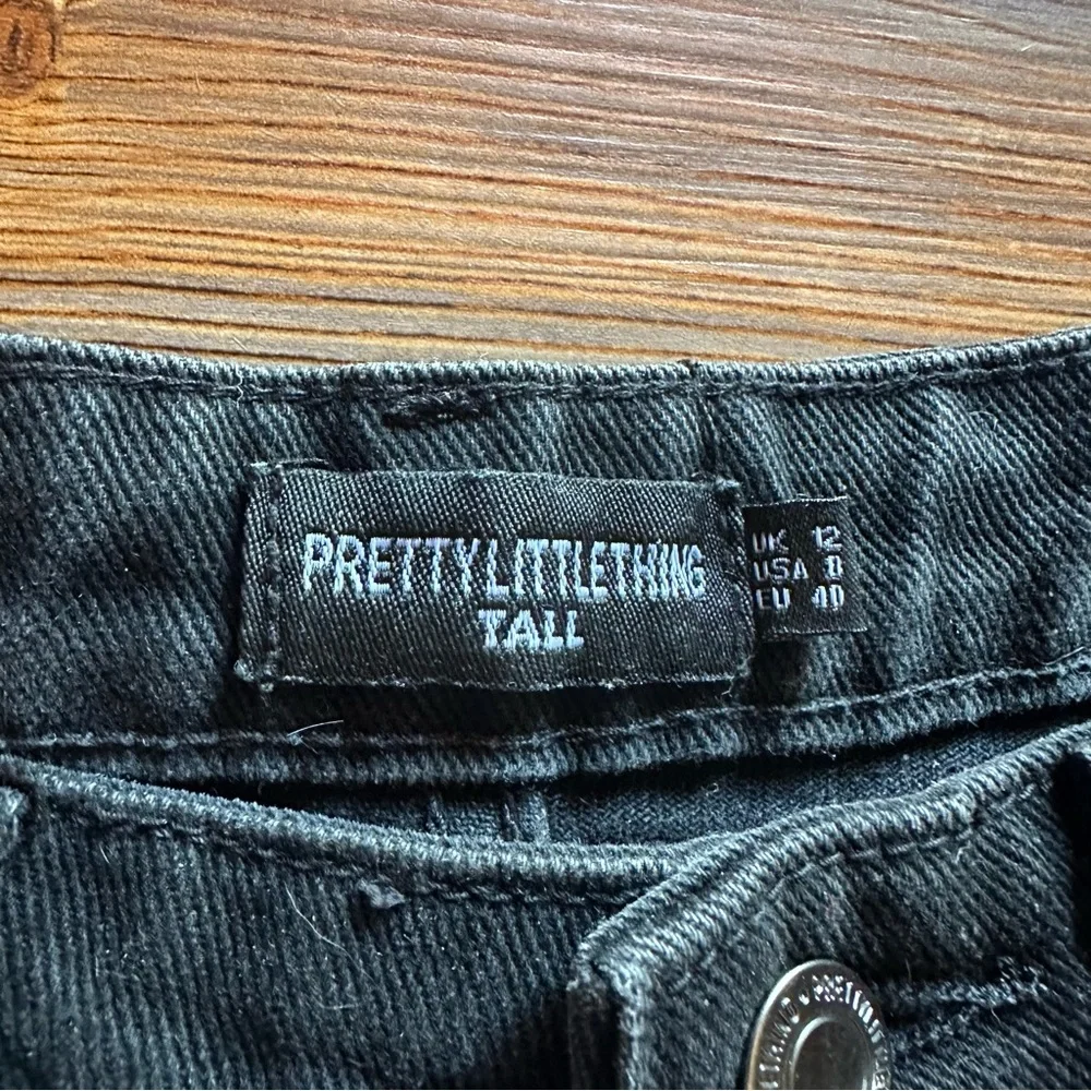 PrettyLittleThing Black Denim High Waisted Straight Leg Jeans Size 8 Tall/Long - Picture 4 of 7